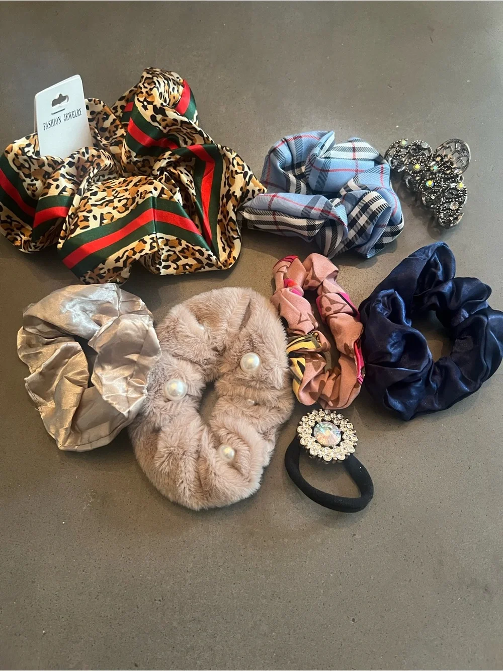 Assorted Hair Scrunchies and Clips - Mixed Colors( All New)